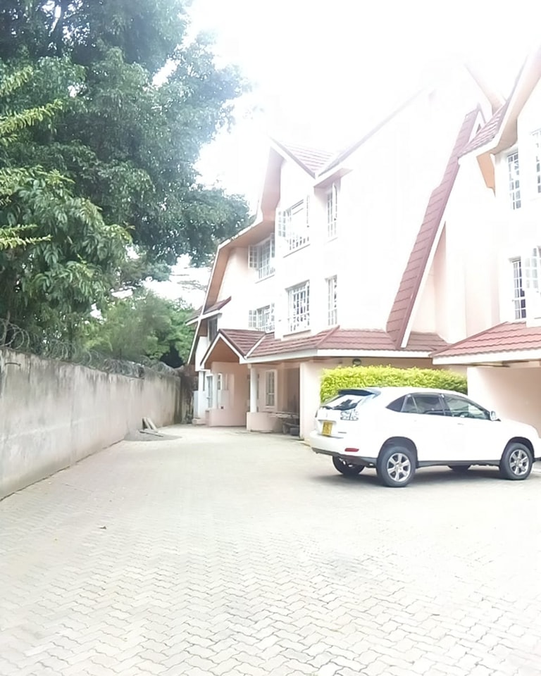 𝐄𝐗𝐐𝐔𝐈𝐒𝐈𝐓𝐄 𝟓-𝐁𝐄𝐃𝐑𝐎𝐎𝐌 𝐇𝐎𝐔𝐒𝐄 𝐅𝐎𝐑 𝐒𝐀𝐋𝐄 𝐈𝐍 𝐋𝐀𝐕𝐈𝐍𝐆𝐓𝐎𝐍